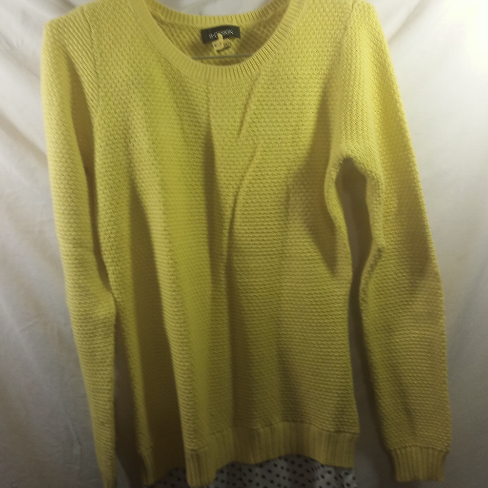 WOMEN SWEATER SIZE S YELLOW